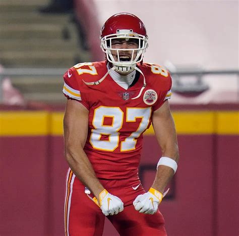 12,097 Travis Kelce Photos & High Res Pictures